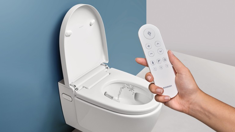 WC lavant avec douchette intégrée