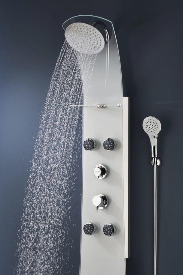Colonne de douche hydromassante blanche pour aménager une salle de bains Made in France